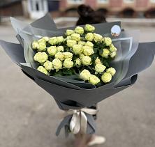 Букет Белые кустовые розы Солинеро в Больших Дворах